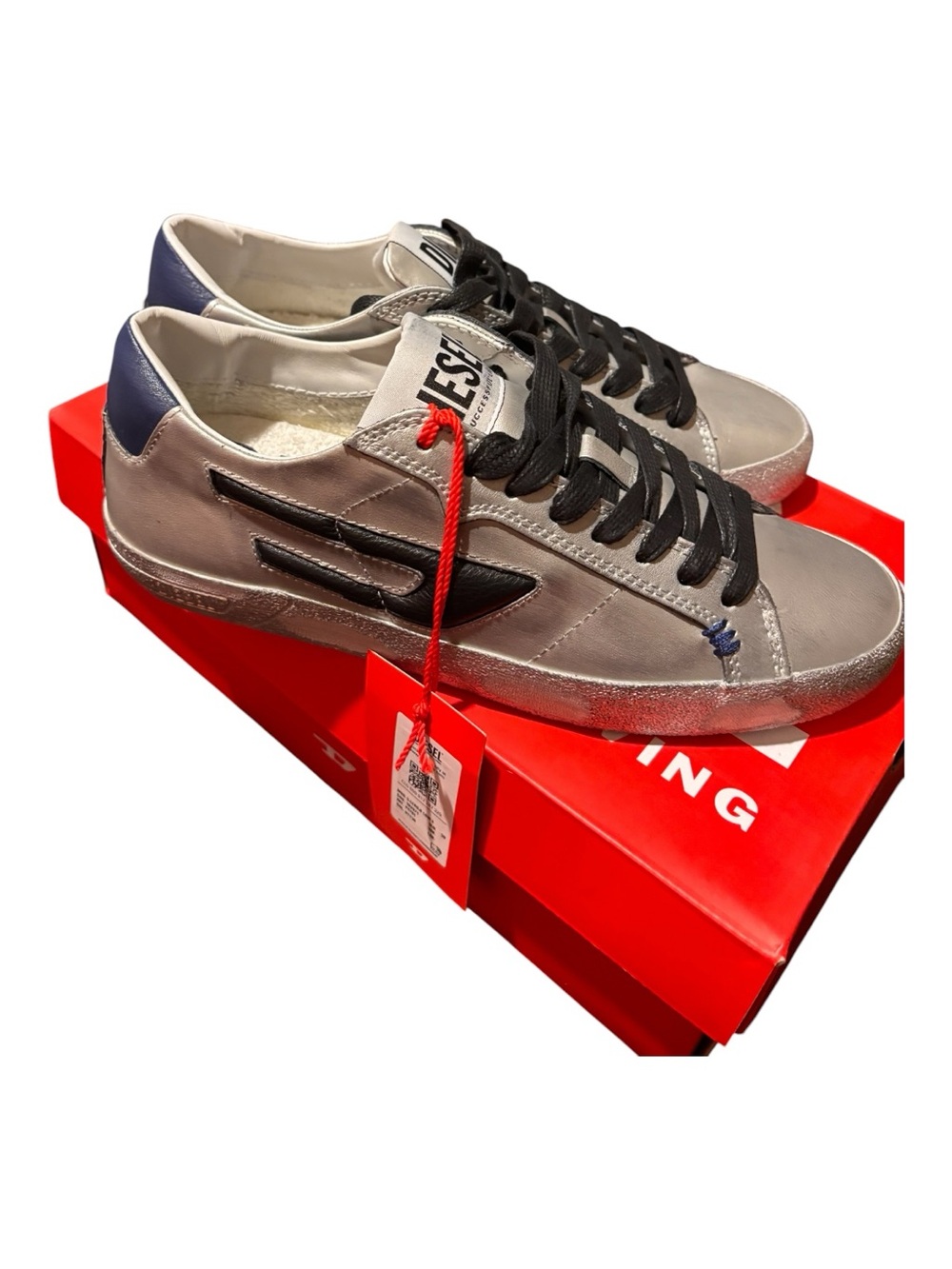 Diesel Metallic Silver Low-Top Sneakers with Black Laces